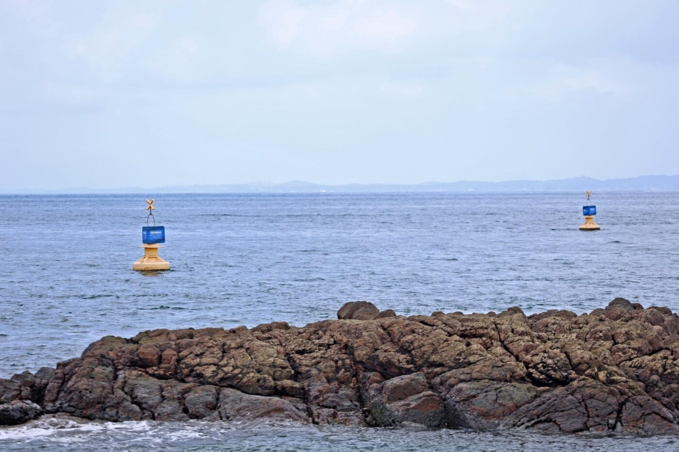 Porto da Barra começa a ganhar boias para proteger área exclusiva para banhistas