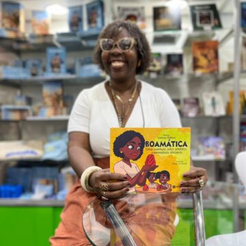 Professora radicada em Salvador lança livro infantil sobre matemática africana na Bienal de São Paulo