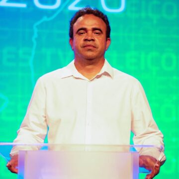 Candidato ao governo da Bahia, Ronaldo Mansur sofre acidente de carro em Salvador
