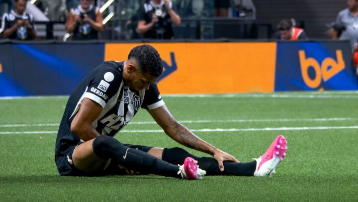 Ruan se machuca em nova disputa com Kaio Jorge e deixa Atlético-MG x Cruzeiro na Copa do Brasil