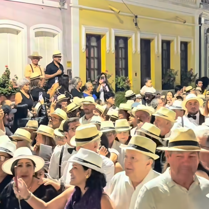 Caminhada da Seresta reúne multidão em noite de música e tradição na Bahia