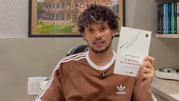 Jogador indica clássico russo e livro publicado no século 19 dispara entre os mais vendidos no Brasil