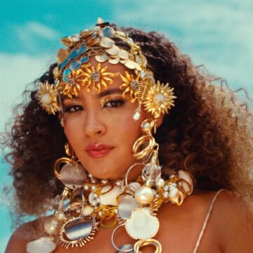 Sofia Pitta lança primeiro álbum com mistura de ritmos da Bahia; ouça “Pureza Selvagem”