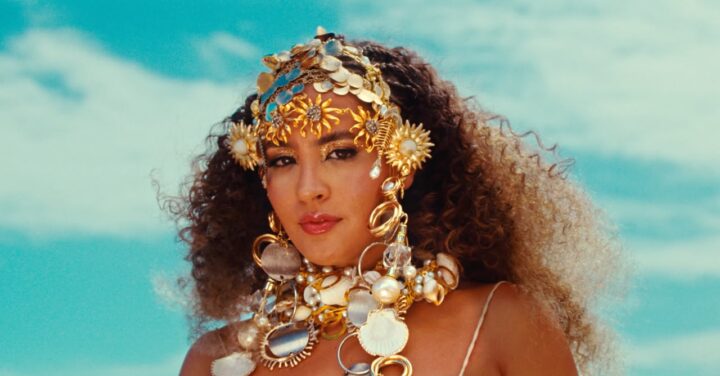 Sofia Pitta lança primeiro álbum com mistura de ritmos da Bahia; ouça “Pureza Selvagem”