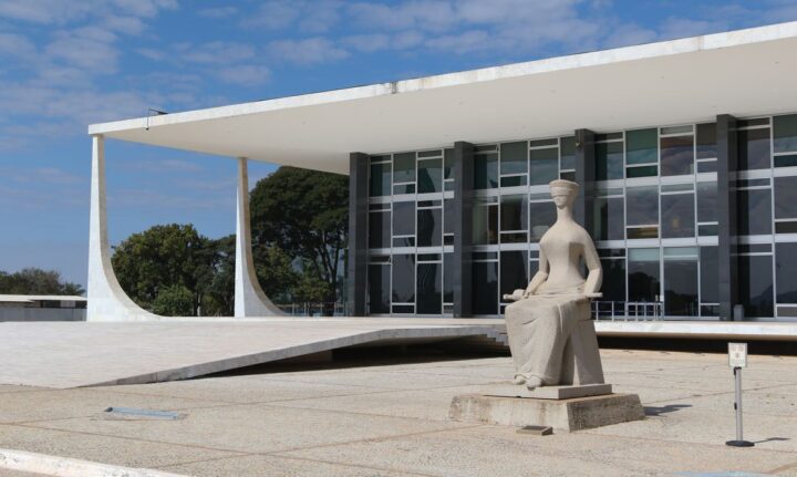 STF iguala licença-maternidade de mães biológicas e adotivas; veja o que muda