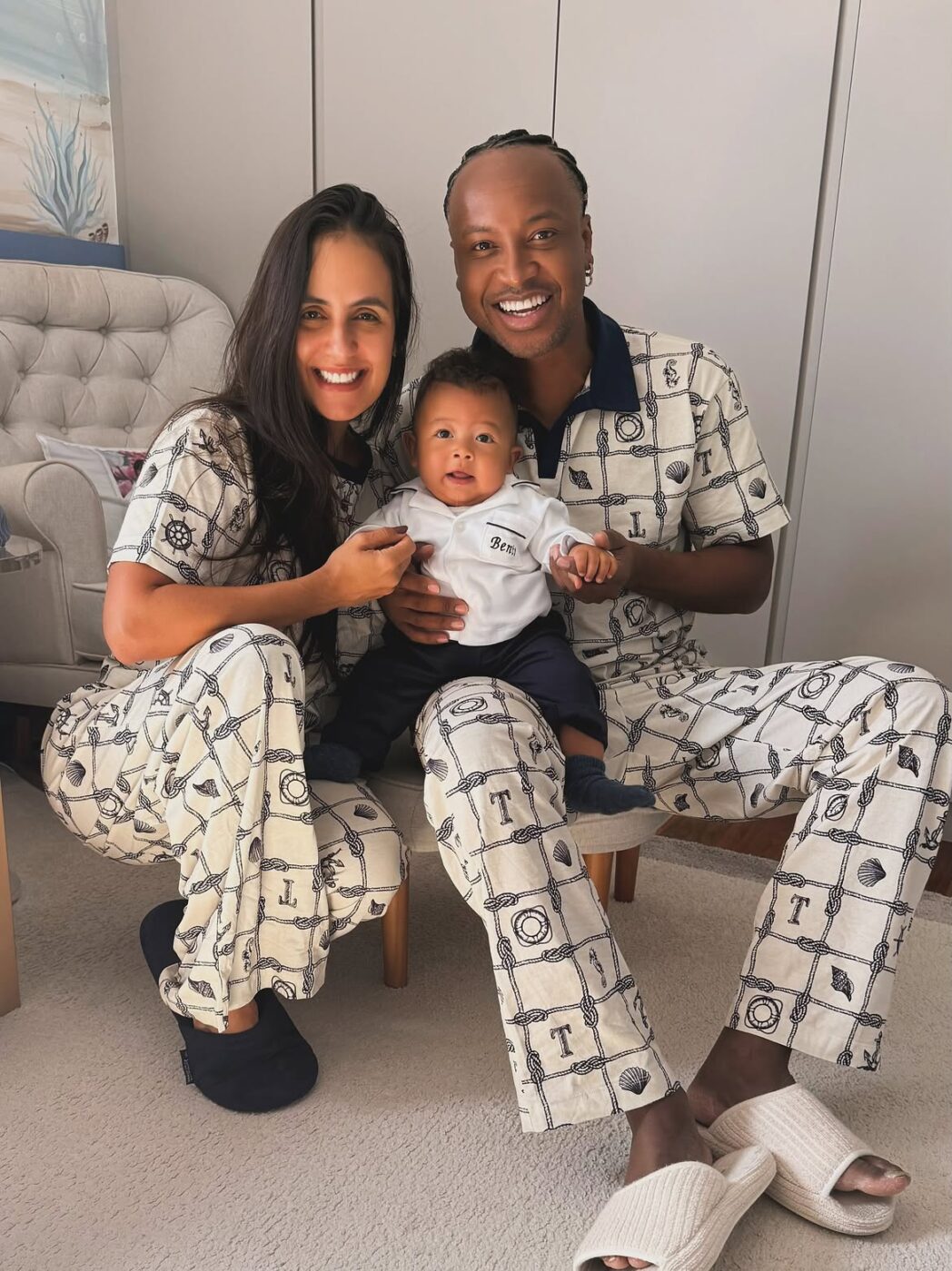 Thiaguinho celebra 1 ano de Bento: ‘Eu acordo e penso primeiro em você’
