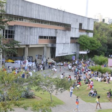 UFBA abre concurso público com 140 vagas para técnicos-administrativos