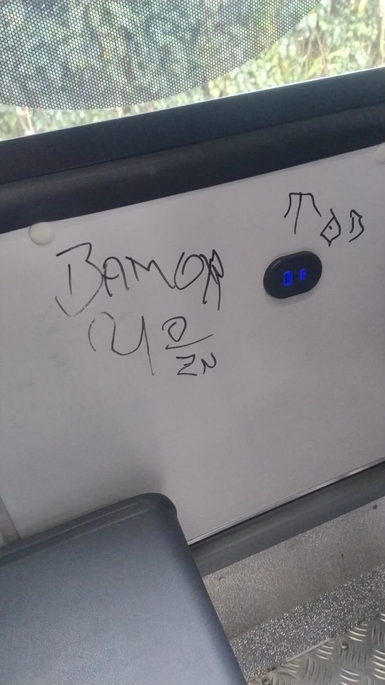 Ônibus novos sofrem vandalismo menos de uma semana após entregues em Salvador
