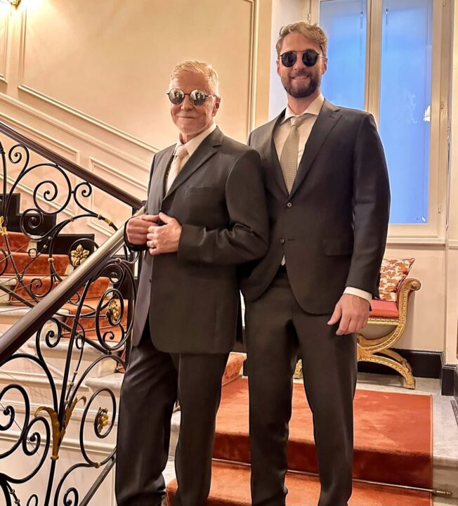 Miguel Falabella viaja a Roma com o namorado e participa de casamento de amigos