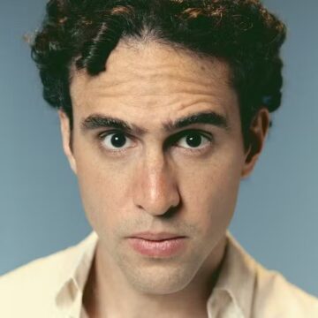 Zeca Veloso é indicado ao Grammy Latino 2026 na categoria Melhor Artista Revelação