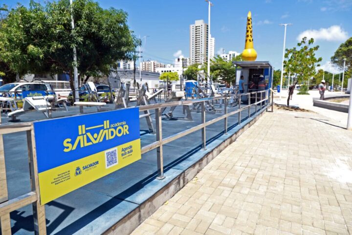 Nova praça do Imbuí ganha academia pública e espaços para prática de esportes