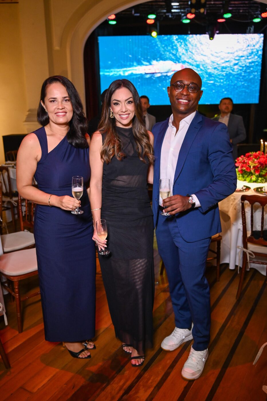 Dayanne Almeida, Carol Souza e Uendeo Luz