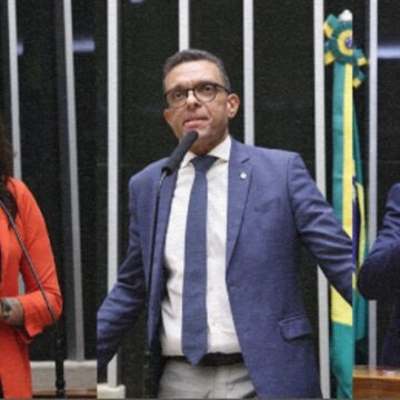 Parlamentares pedem apreensão do passaporte de Flávio Bolsonaro após derrota eleitoral