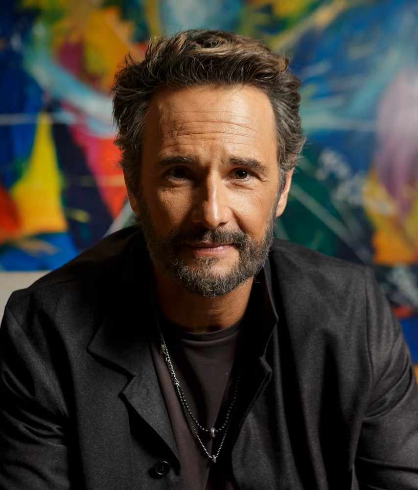 Rodrigo Santoro abre o jogo sobre os 50 anos e diz que não vive crise no casamento
