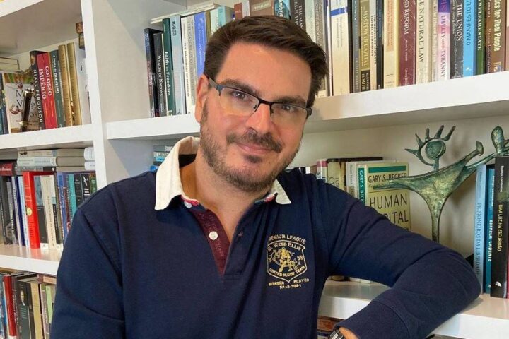 Justiça manda Rodrigo Constantino apagar vídeo contra a Bahia e fixa multa de R$ 100 mil por descumprimento
