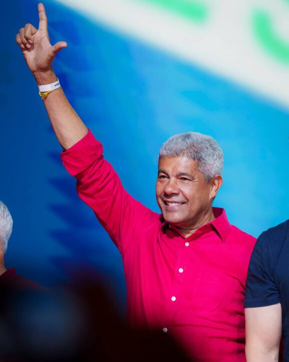 Jerônimo Rodrigues é reeleito governador da Bahia no 1º turno