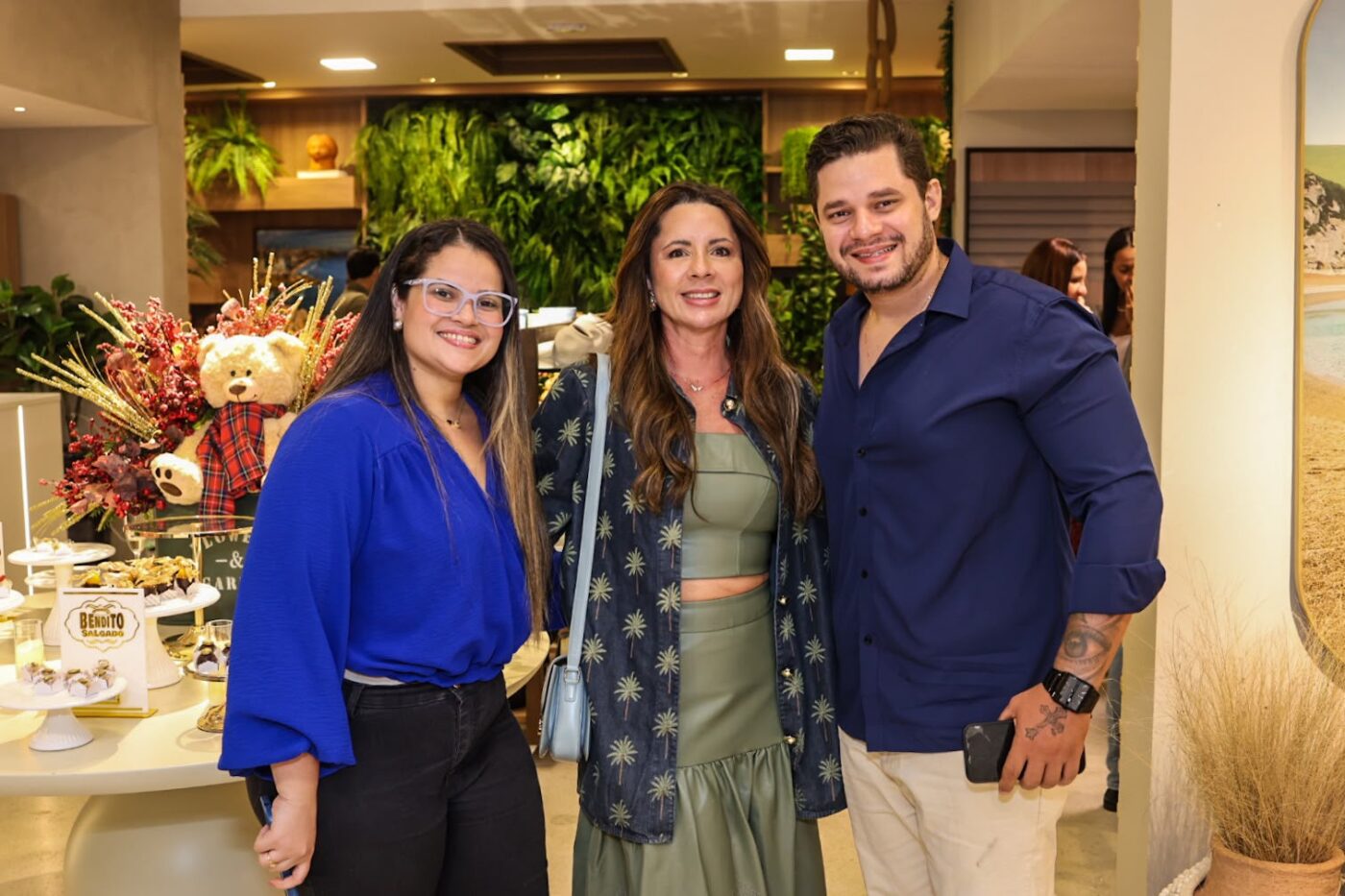 Caroline Cerqueira, Luciane Alcântara e Matheus Alk