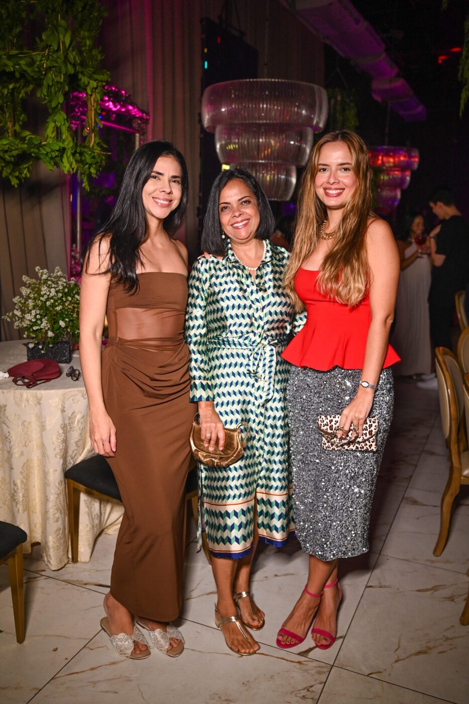 Bruna Almeida, Almeida Caldas e Lara Caldas