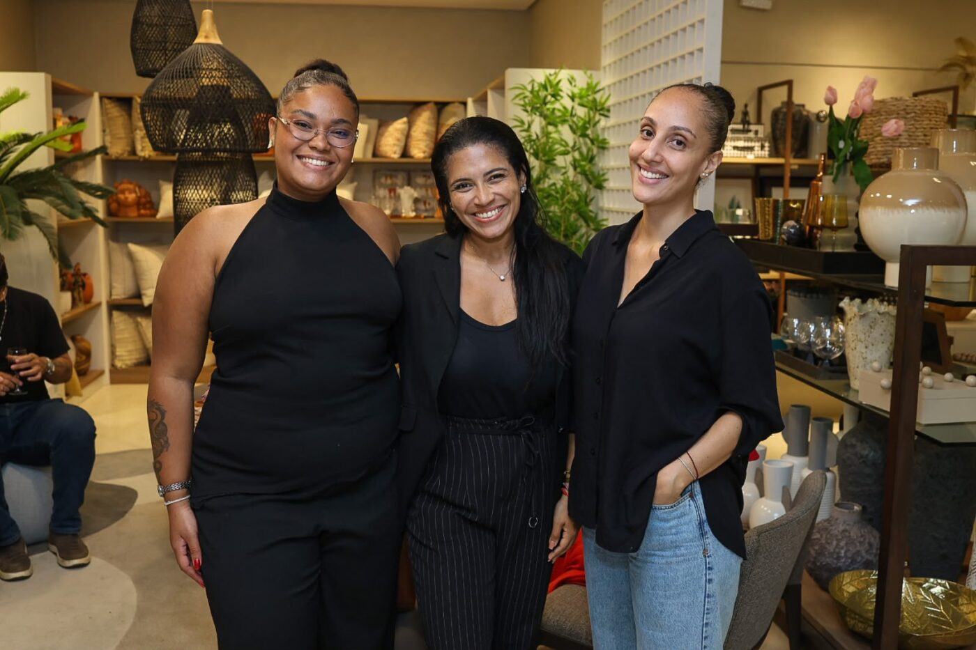 Adélia Teles, Tamires Queiroz e Thaís leite