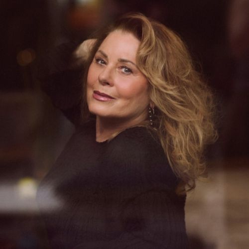 Aos 74 anos, Vera Fischer supera Sabrina Sato e Viviane Araújo em lista de mulheres mais sexy