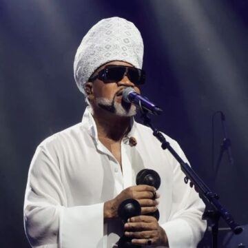 Carlinhos Brown declara voto em Lula e defende cultura e justiça social: ‘Essa é a minha posição’
