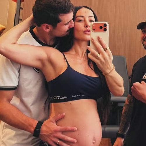 Grávida, Sabrina Sato exibe barriguinha em treino e recebe carinho de Nicolas Prattes