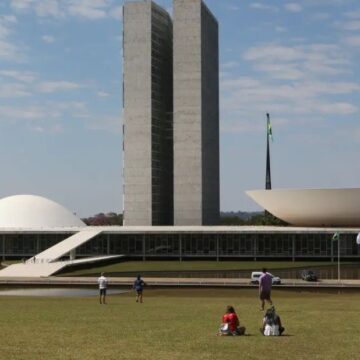 Calendário especial pode acelerar votação da PEC do fim da escala 6×1