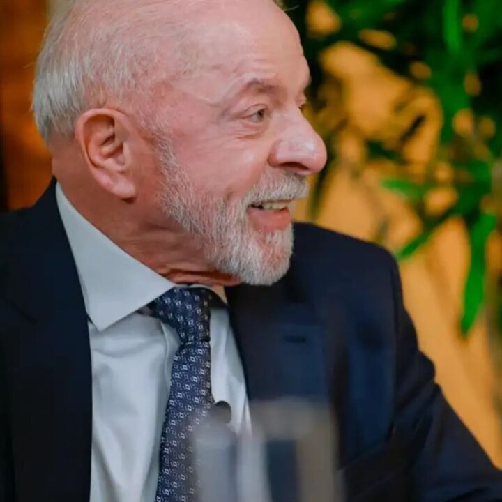 Lula diz que vai entregar amanhã ao TSE pedido de abertura de sigilo