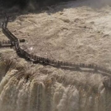 Cataratas do Iguaçu registram maior vazão do ano, quase oito vezes acima da média histórica