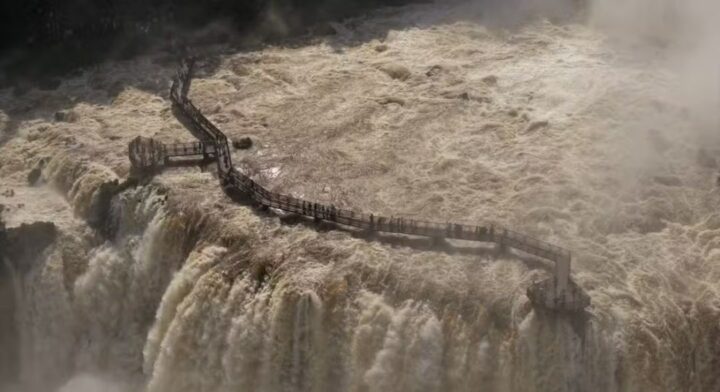 Cataratas do Iguaçu registram maior vazão do ano, quase oito vezes acima da média histórica