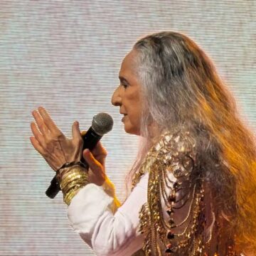 Maria Bethânia vai lançar três singles com gravações de Rita Lee, Ângela Ro Ro e Zé Kétti