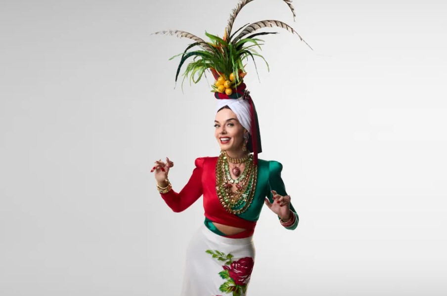 Cinebiografia de Carmen Miranda ganha imagem oficial e terá orçamento de R$ 61 milhões
