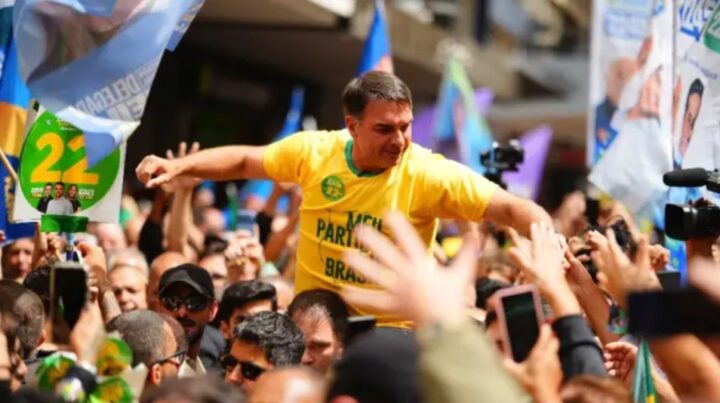 Com objetivo de ampliar presença no Nordeste, Flávio Bolsonaro fará ato em Salvador