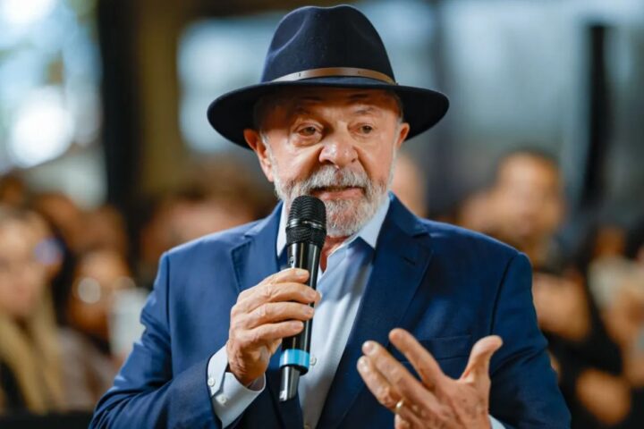 Lula afirma que vai autorizar abertura dos seus dados bancários amanhã e desafia Flávio Bolsonaro a fazer o mesmo
