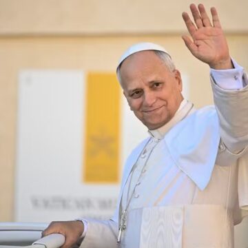Papa Leão XIV não vai precisar passar por tratamentos adicionais contra o câncer, afirma Vaticano