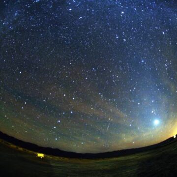 Detritos do cometa Halley vão produzir ‘chuva de meteoros’; fenômeno vai ser visível na Bahia