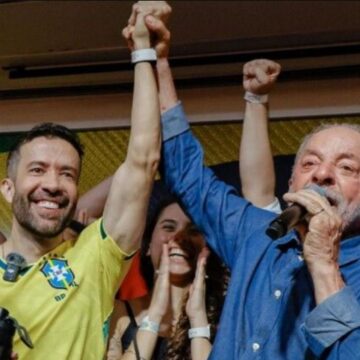 André Janones vai ser retratado em novo documentário de Petra Costa, diretora de “Democracia em Vertigem”