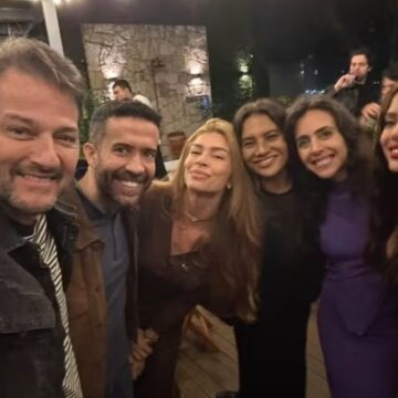 André Janones é homenageado em jantar com estrelas como Anitta e Grazi Massafera