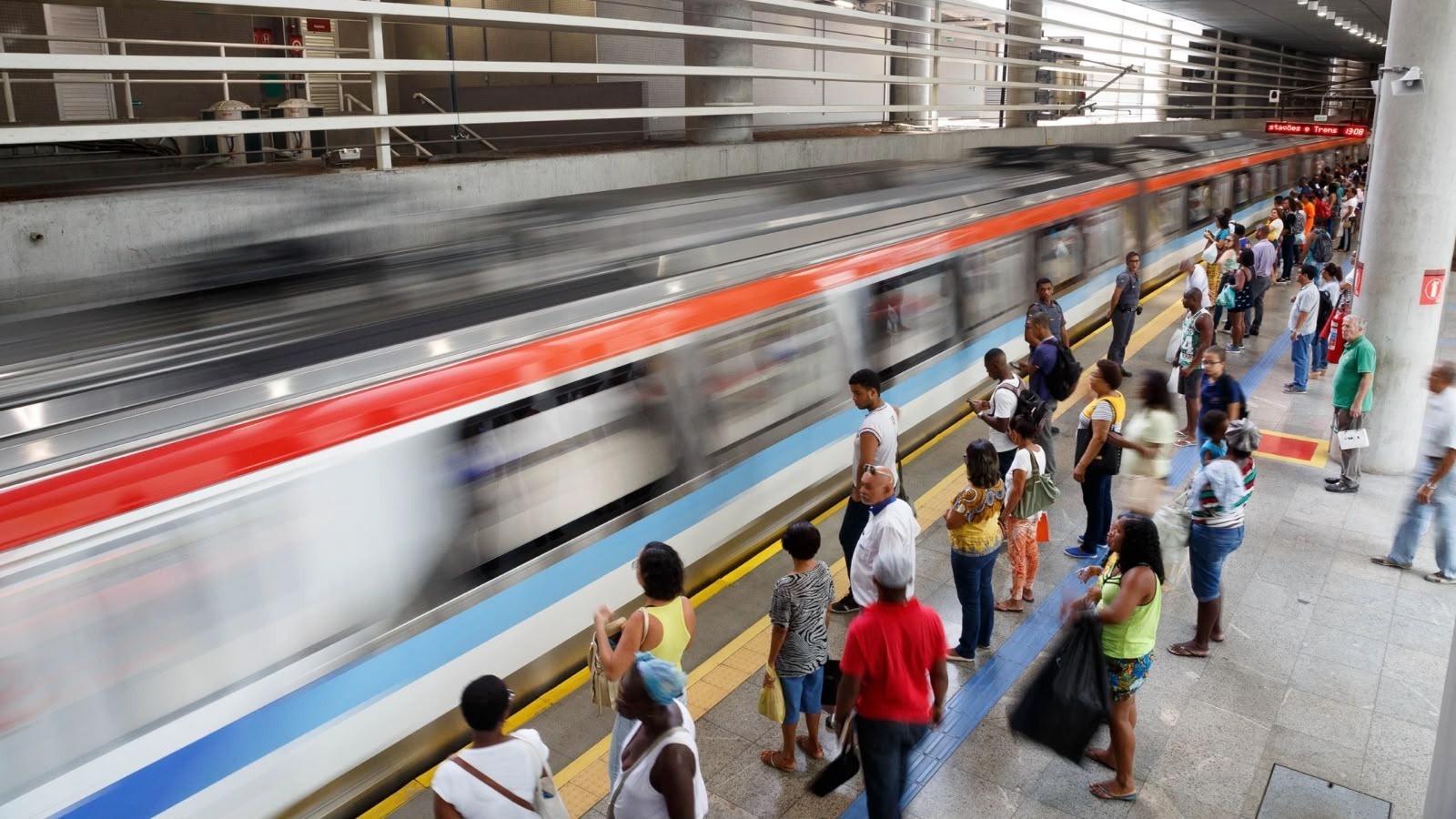 Metrô Bahia registra aumento de 10,5% no número de passageiros idosos em 2026