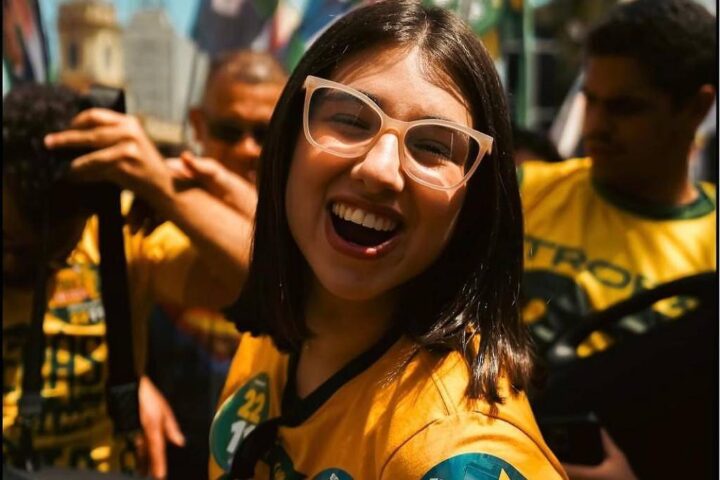 Mãe de Eduarda Campopiano, crítica de políticas sociais, recebe benefício assistencial do INSS desde 2019