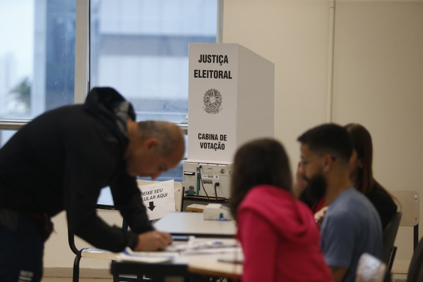 Eleitores não podem ser presos a partir desta terça (20); entenda a regra