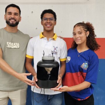 Estudantes baianos criam bebedouro sustentável para gatos por apenas R$ 24