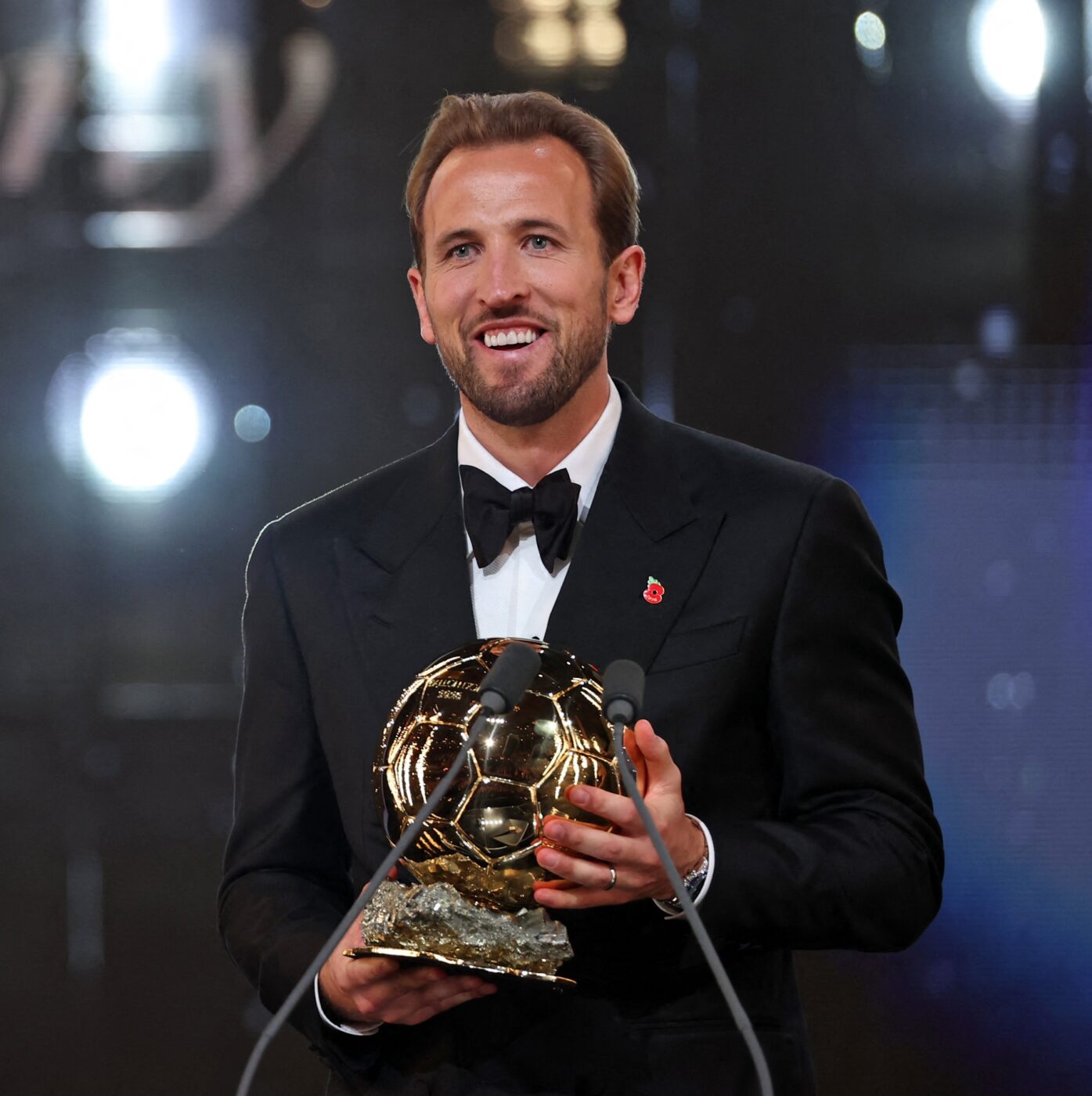 Bola de Ouro: Harry Kane, do Bayern, conquista prêmio de Melhor Jogador do Mundo