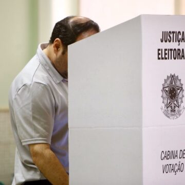 Eleições 2026: urnas estão abertas em todo o Brasil; veja o que levar para votar