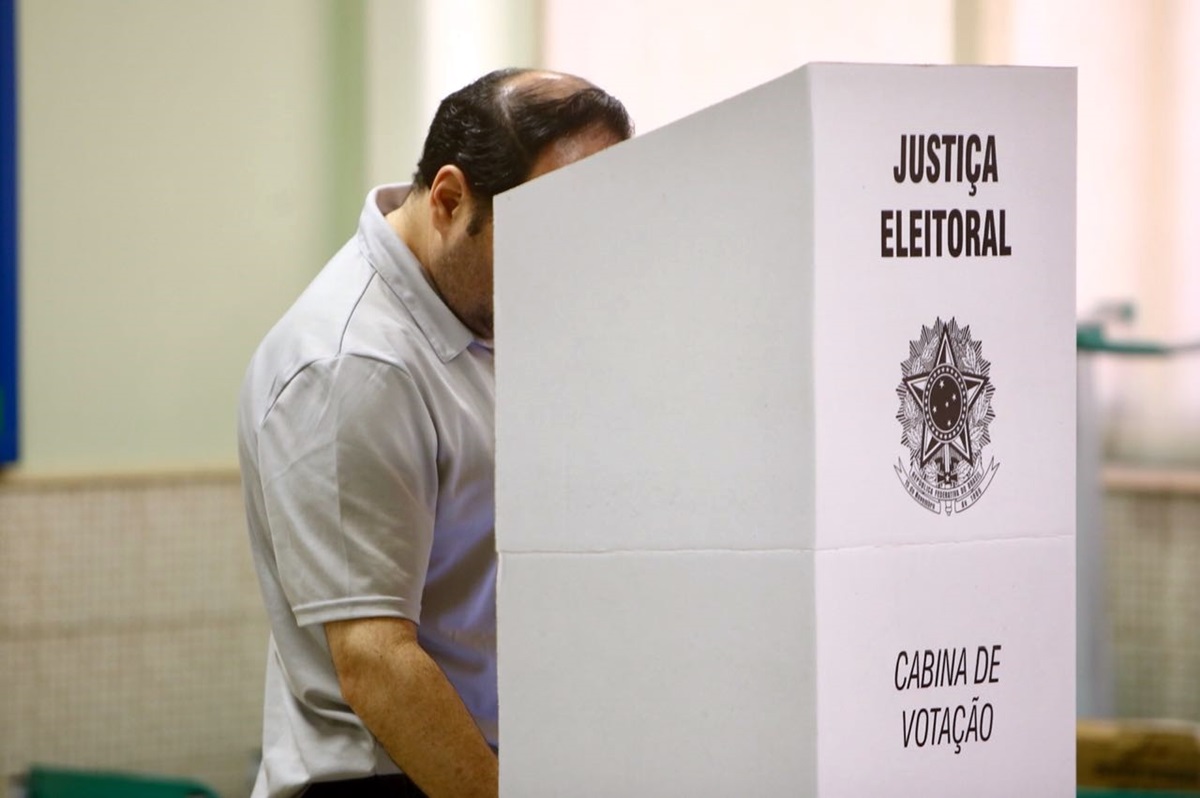 Eleições 2026: urnas estão abertas em todo o Brasil; veja o que levar para votar