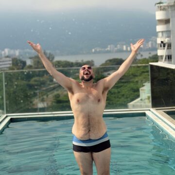 Tiago Abravanel posa de sunga após perder 23 kg e recebe elogios nas redes sociais