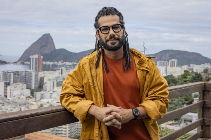 Amaury Lorenzo revela avanço da surdez e teme não poder mais atuar: ‘Completamente surdo’