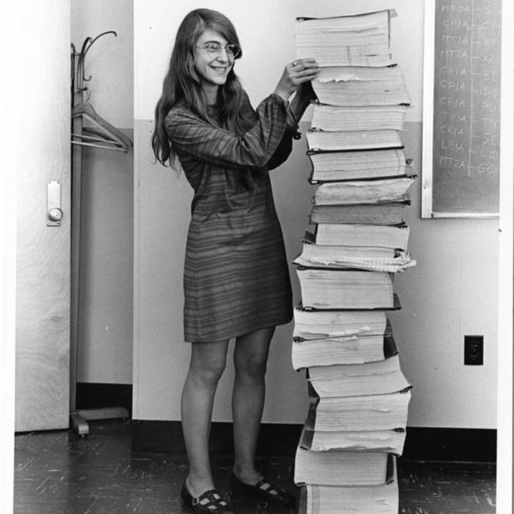 Quem foi Margaret Hamilton, cientista que ajudou a levar o homem à Lua e morreu aos 90 anos