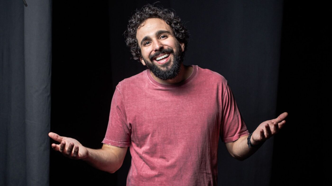 Murilo Couto volta a Salvador com show inédito de stand-up comedy