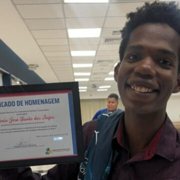 Jovem que viveu em instituições de acolhimento em Salvador conquista intercâmbio no Canadá e revela planos para o futuro